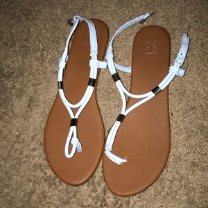 New York and Company Flat Strap T Sandals